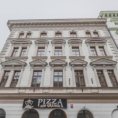 Carolina'S Yoga Apartment Hradec Králové エクステリア 写真