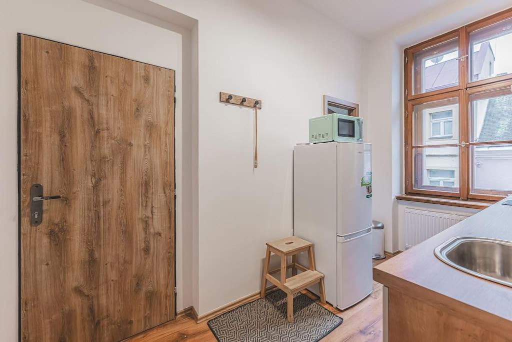 Carolina'S Yoga Apartment Hradec Králové エクステリア 写真