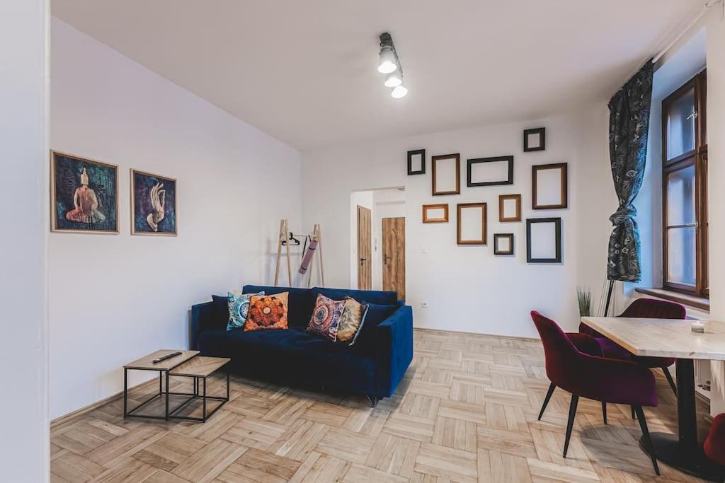 Carolina'S Yoga Apartment Hradec Králové エクステリア 写真